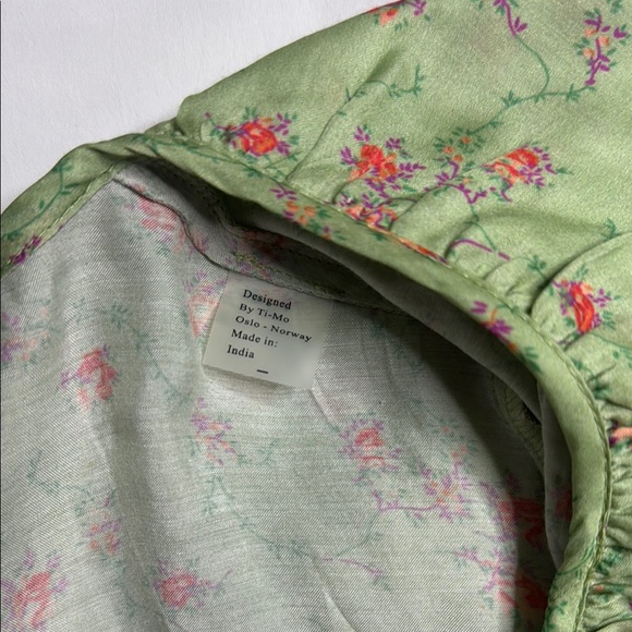 TIMO Rose Field Floral Cascade Ruffle Womens  Blouse Size M - Picture 3 of 8